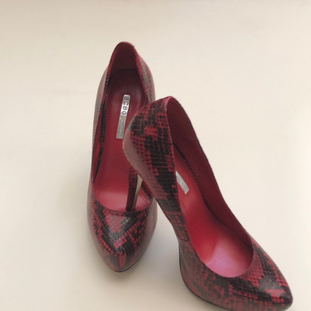 BCBGeneration Red and black 7M/37